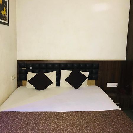 Liva Rooms Nashik Esterno foto