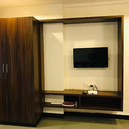 Liva Rooms Nashik Esterno foto