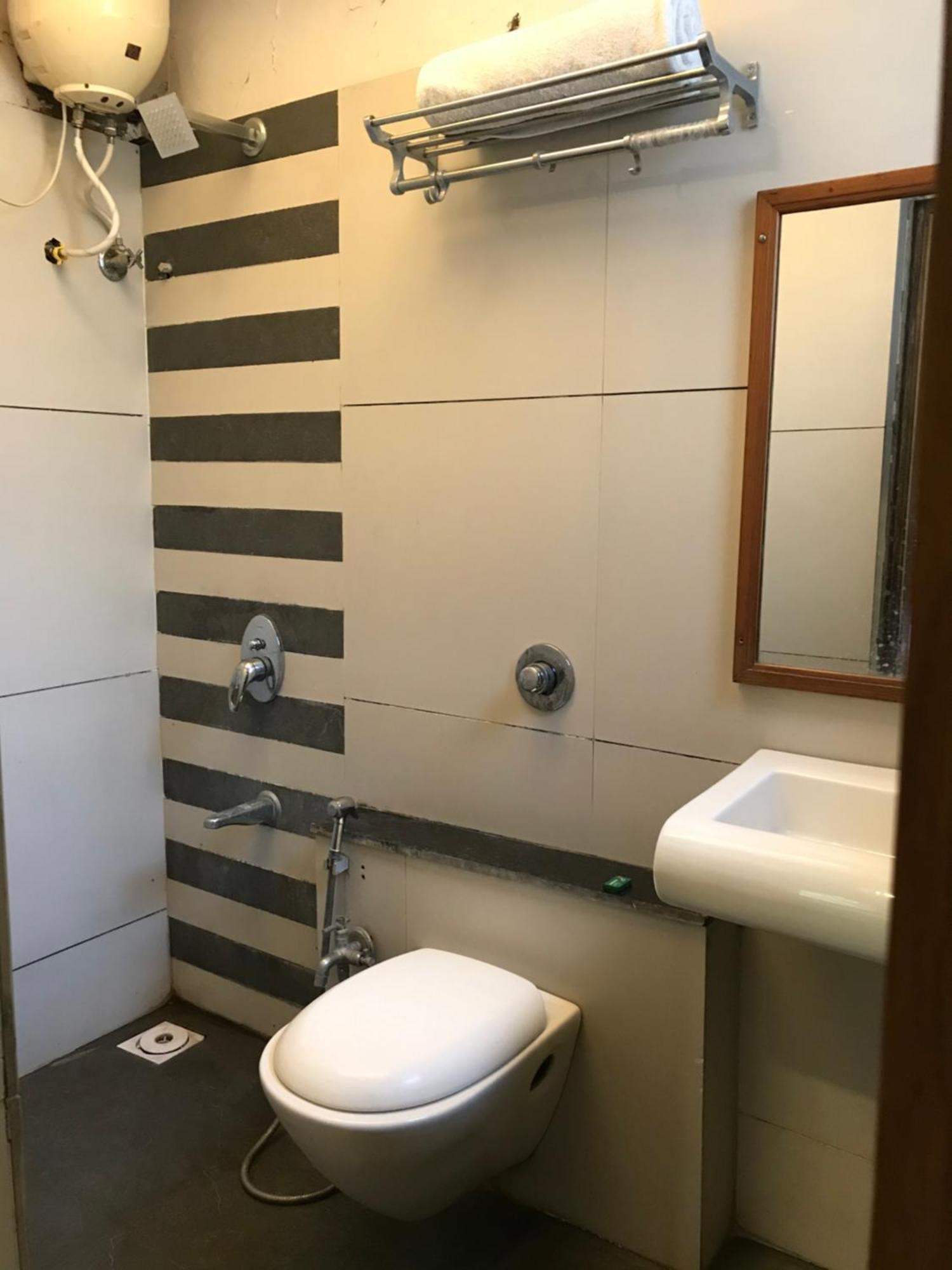Liva Rooms Nashik Esterno foto