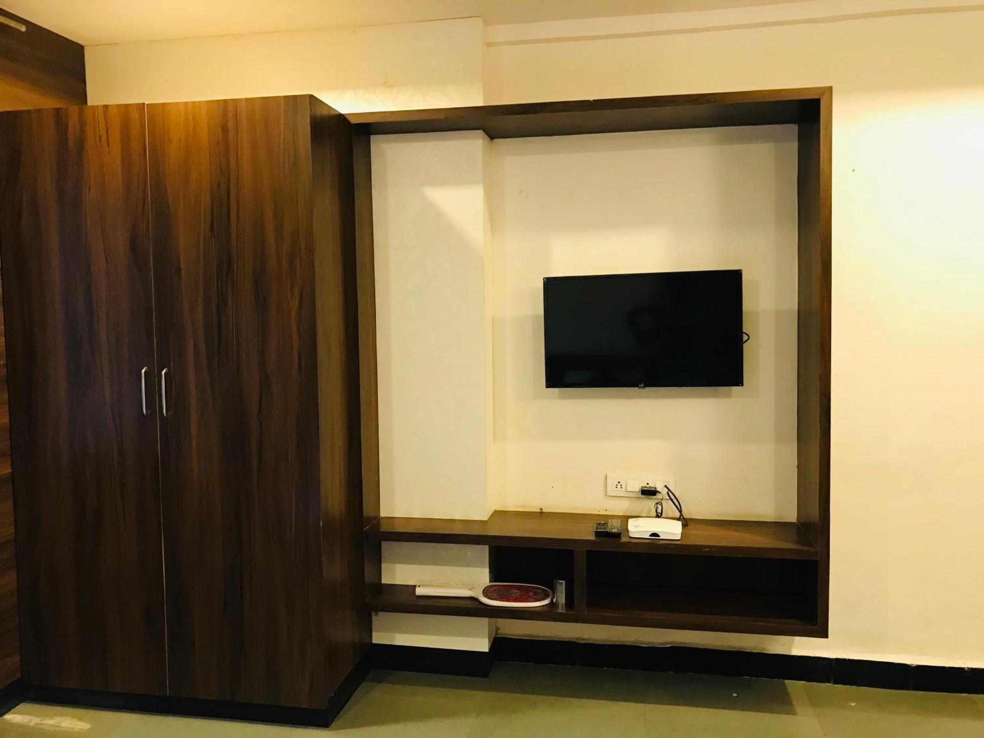 Liva Rooms Nashik Esterno foto