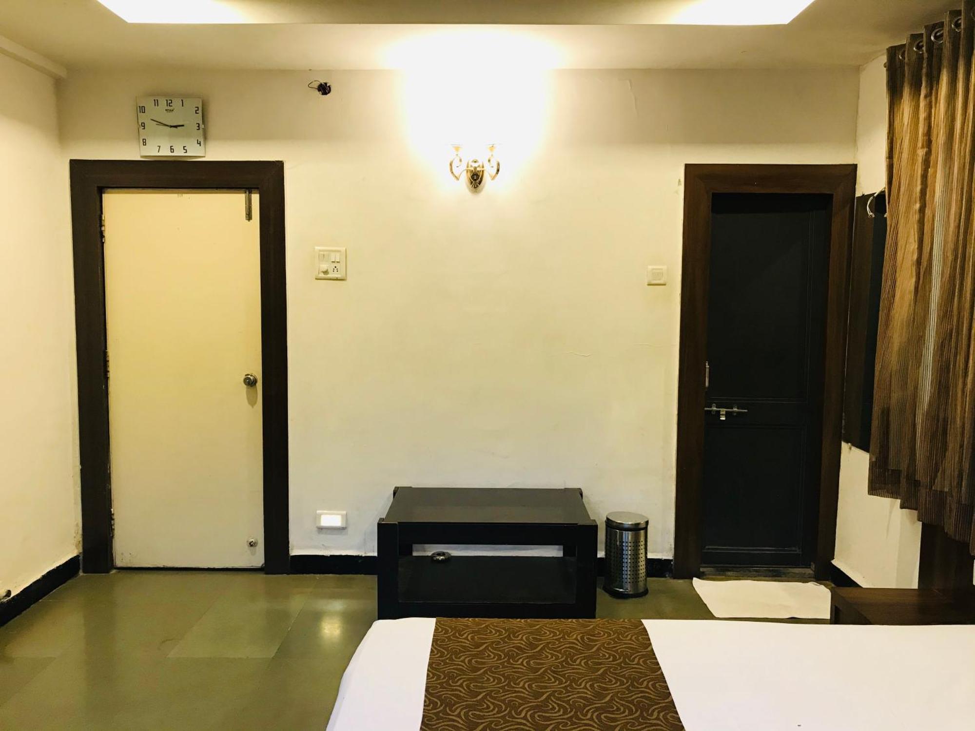 Liva Rooms Nashik Esterno foto