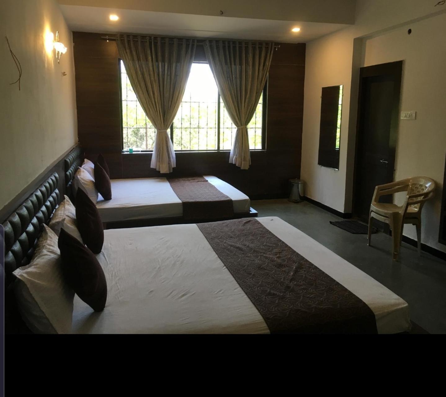 Liva Rooms Nashik Esterno foto