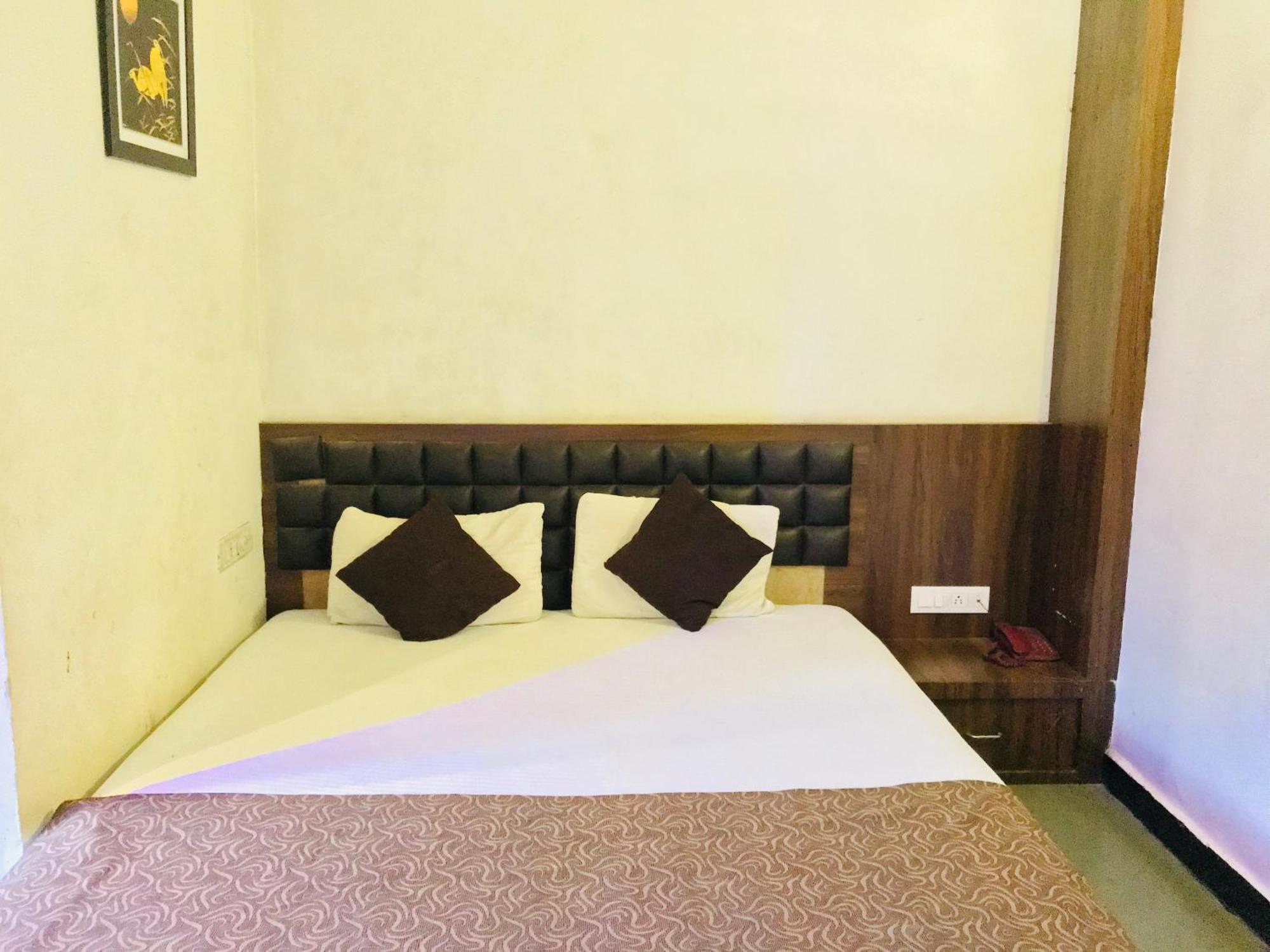 Liva Rooms Nashik Esterno foto